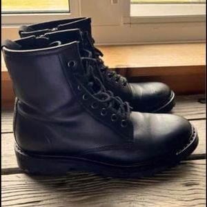 Steve Madden combat boots size 7.5